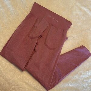 NVGTN workout leggings